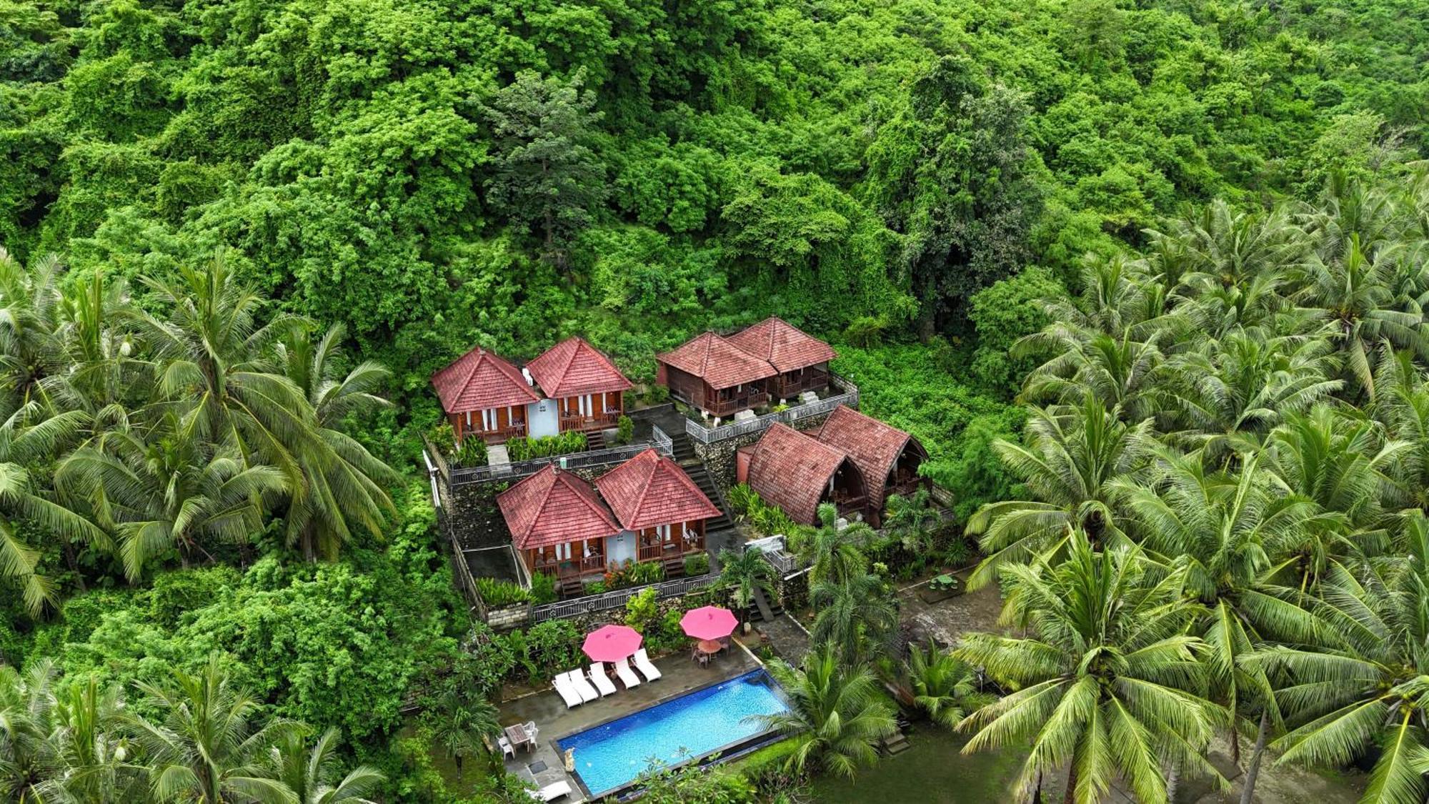 Coconut Hill Cottage Batununggul Exterior foto