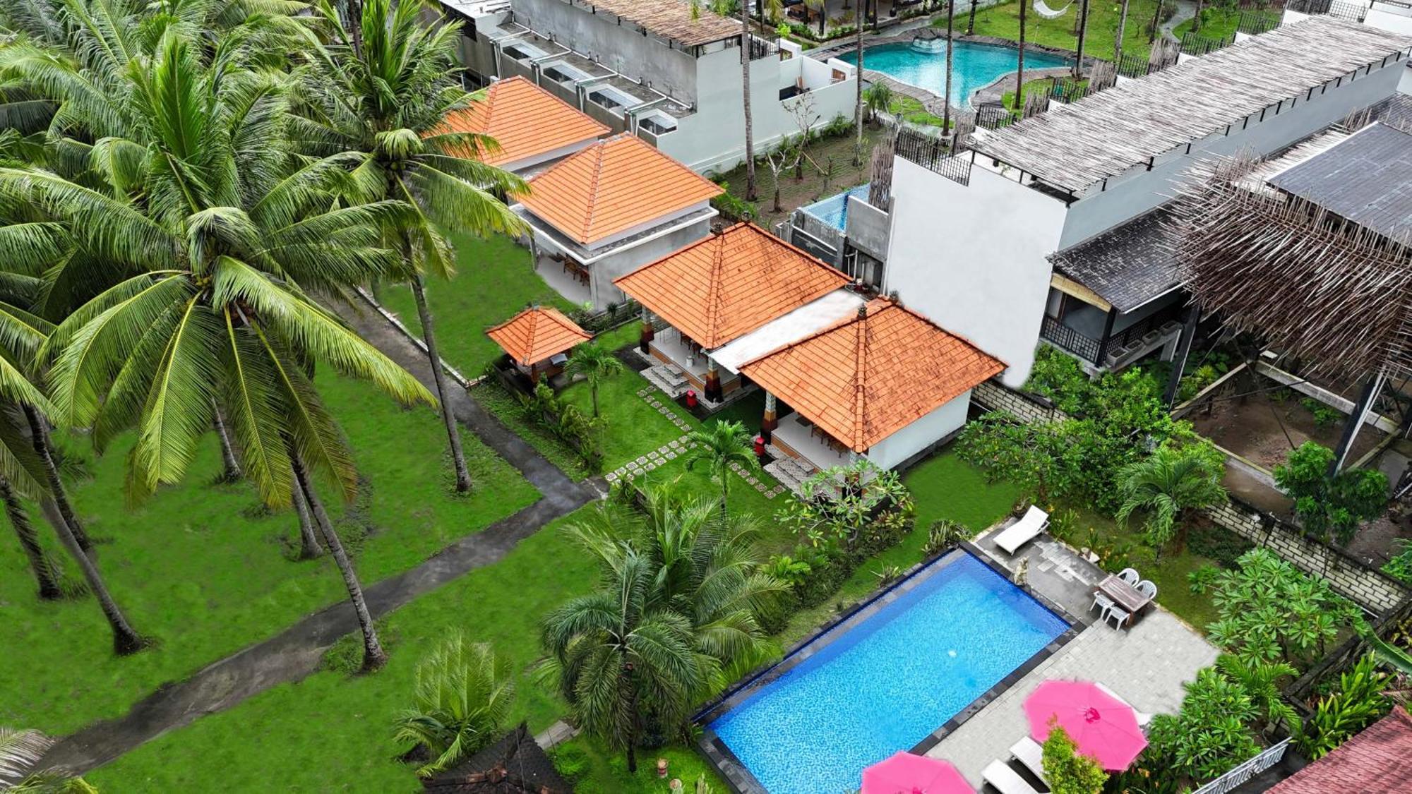 Coconut Hill Cottage Batununggul Exterior foto